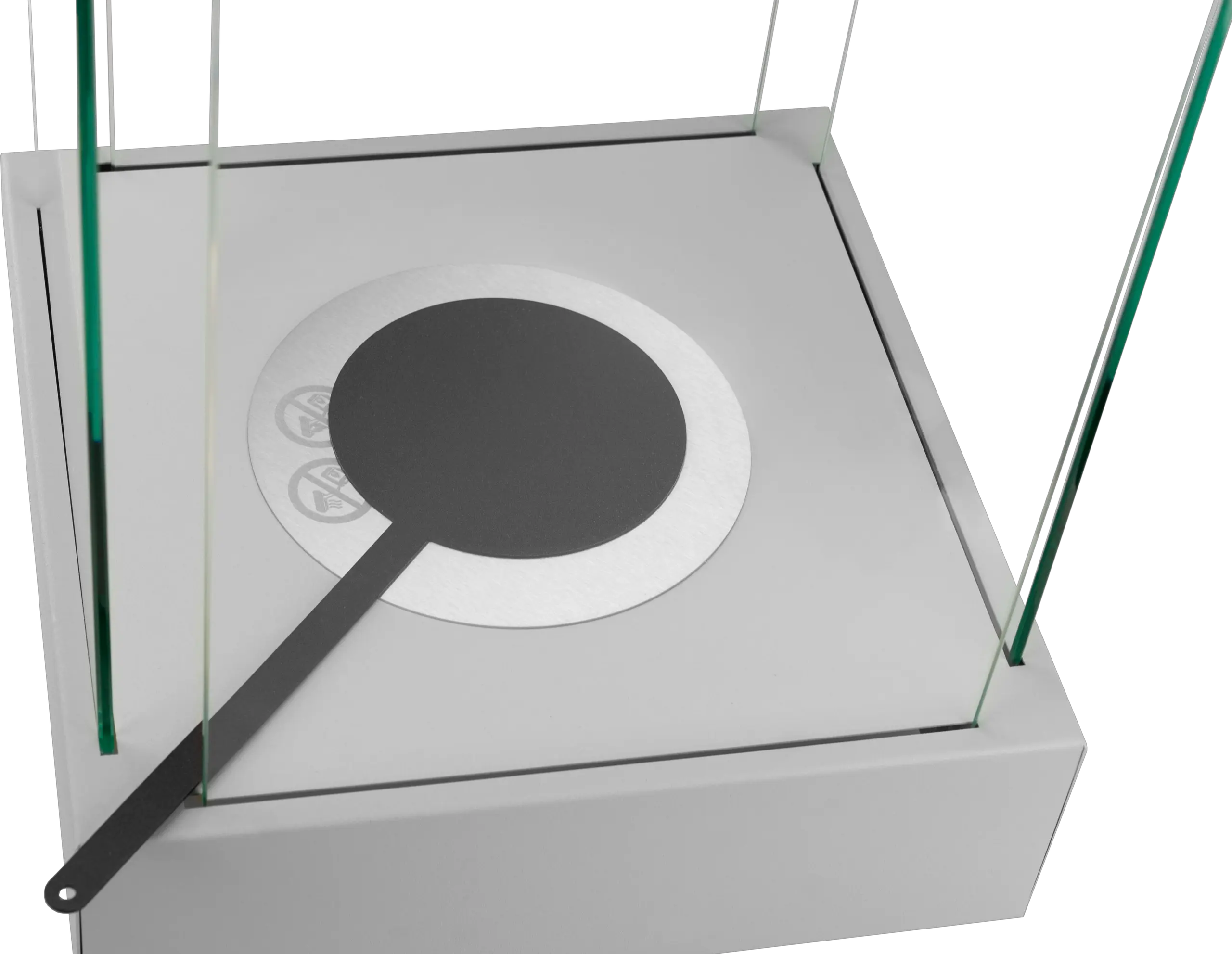 Crystal M in Grau